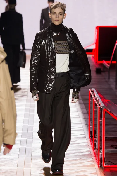 Look 33